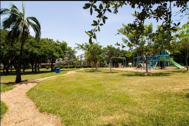 739 NE 13TH Court 2, Fort Lauderdale, FL 33304