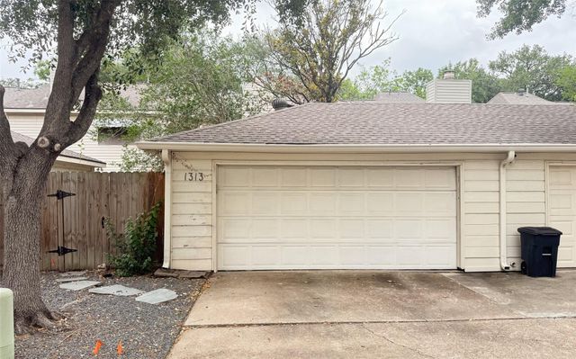 1313 Reddleshire Lane 1313, Houston, TX 77043
