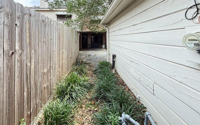 1313 Reddleshire Lane 1313, Houston, TX 77043