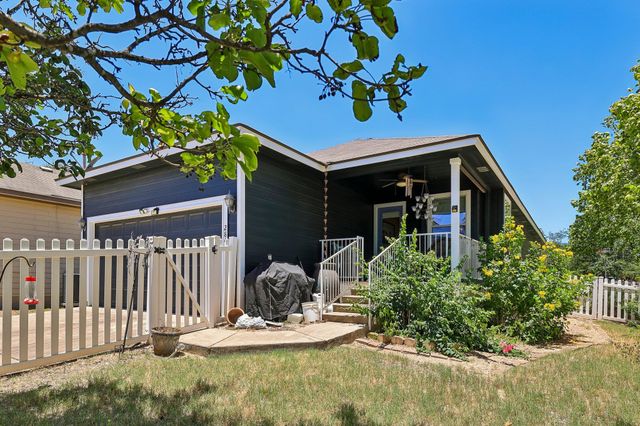284 Wetzel, Kyle, TX 78640
