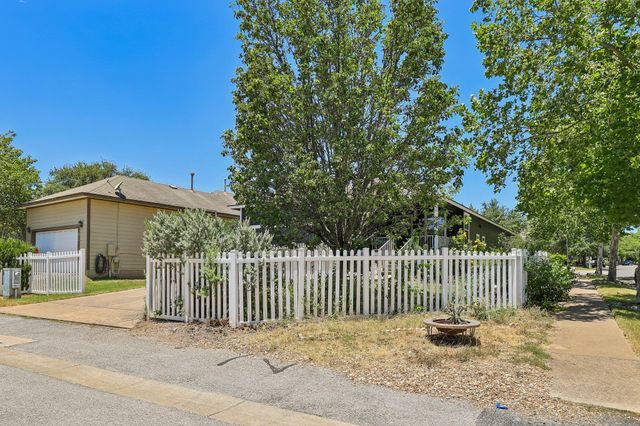 284 Wetzel, Kyle, TX 78640