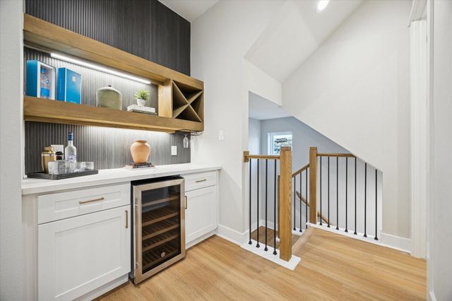 719 Thornton Road B, Houston, TX 77018