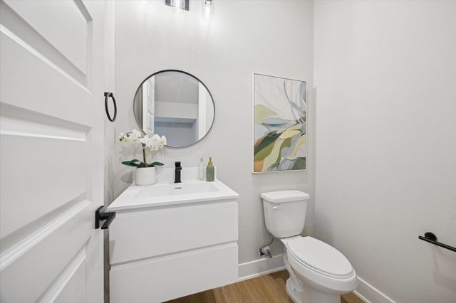 719 Thornton Road B, Houston, TX 77018