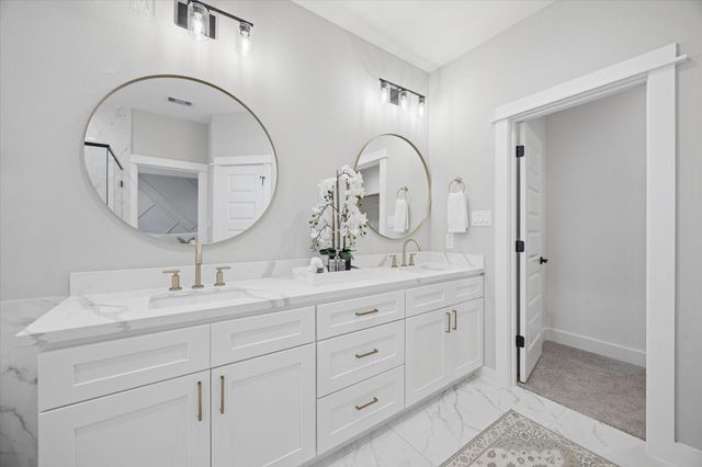 719 Thornton Road B, Houston, TX 77018