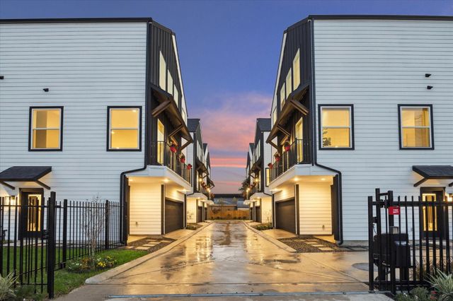 719 Thornton Road B, Houston, TX 77018