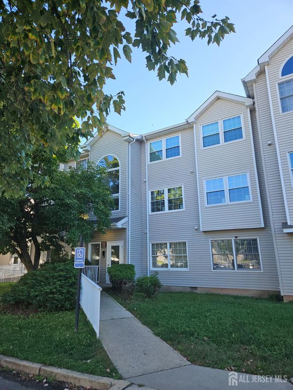1226 Edpas Road, New Brunswick, NJ 08901