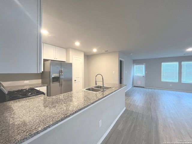 5360 Forbs Ln, Bulverde, TX 78163