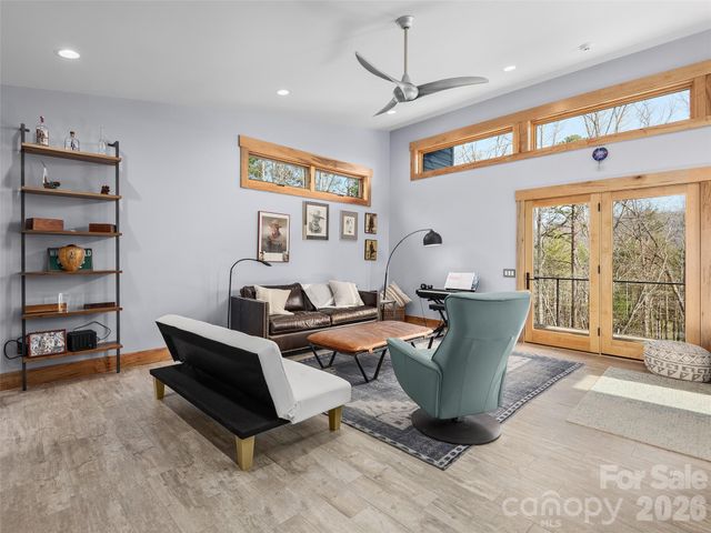 15 Sourwood Lane, Fletcher, NC 28732