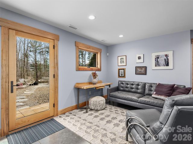 15 Sourwood Lane, Fletcher, NC 28732