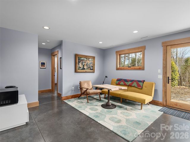 15 Sourwood Lane, Fletcher, NC 28732