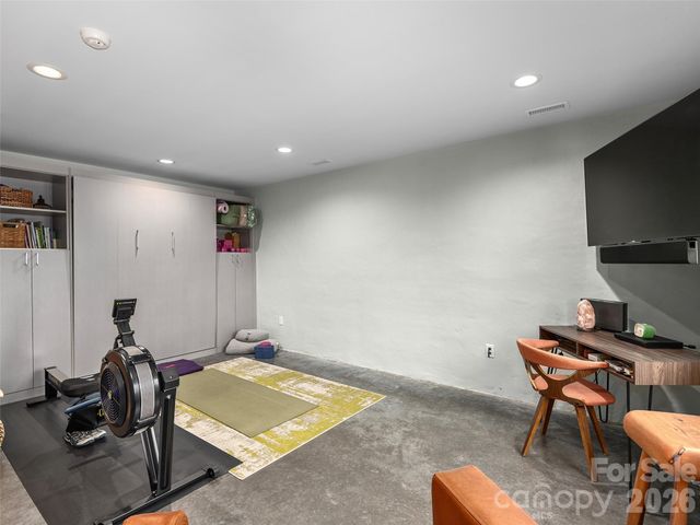 15 Sourwood Lane, Fletcher, NC 28732