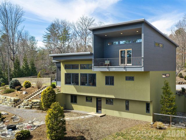 15 Sourwood Lane, Fletcher, NC 28732