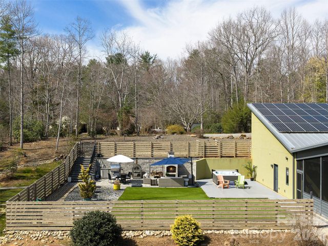 15 Sourwood Lane, Fletcher, NC 28732