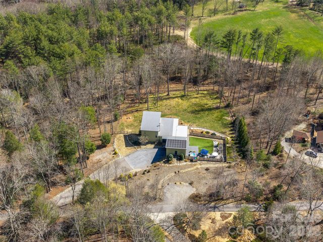 15 Sourwood Lane, Fletcher, NC 28732