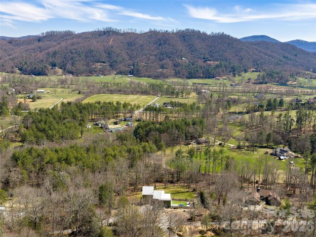 15 Sourwood Lane, Fletcher, NC 28732