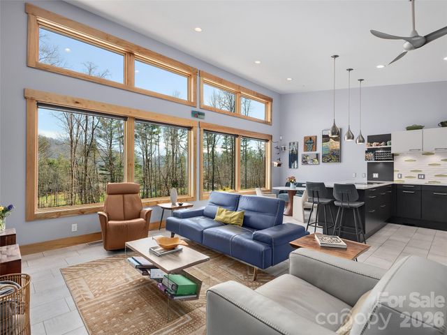 15 Sourwood Lane, Fletcher, NC 28732