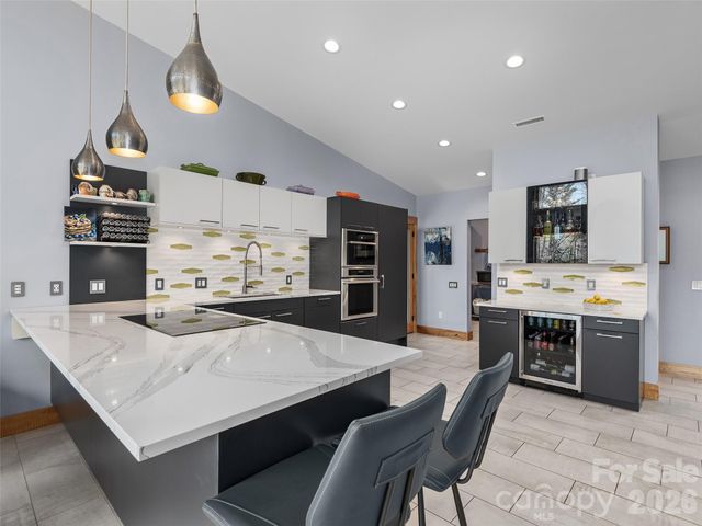 15 Sourwood Lane, Fletcher, NC 28732