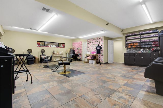 416 Depot ST, Elgin, TX 78621