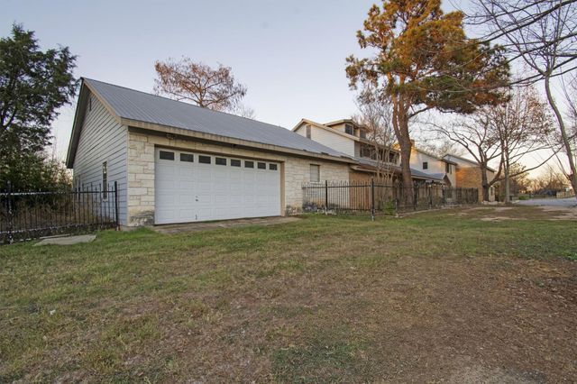 416 Depot ST, Elgin, TX 78621
