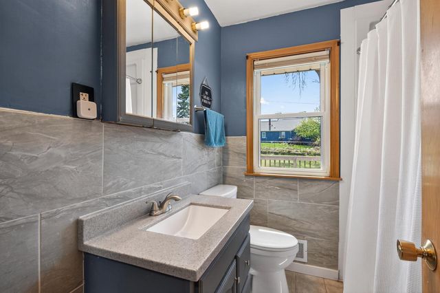 1700 Cottage Avenue E, Saint Paul, MN 55106