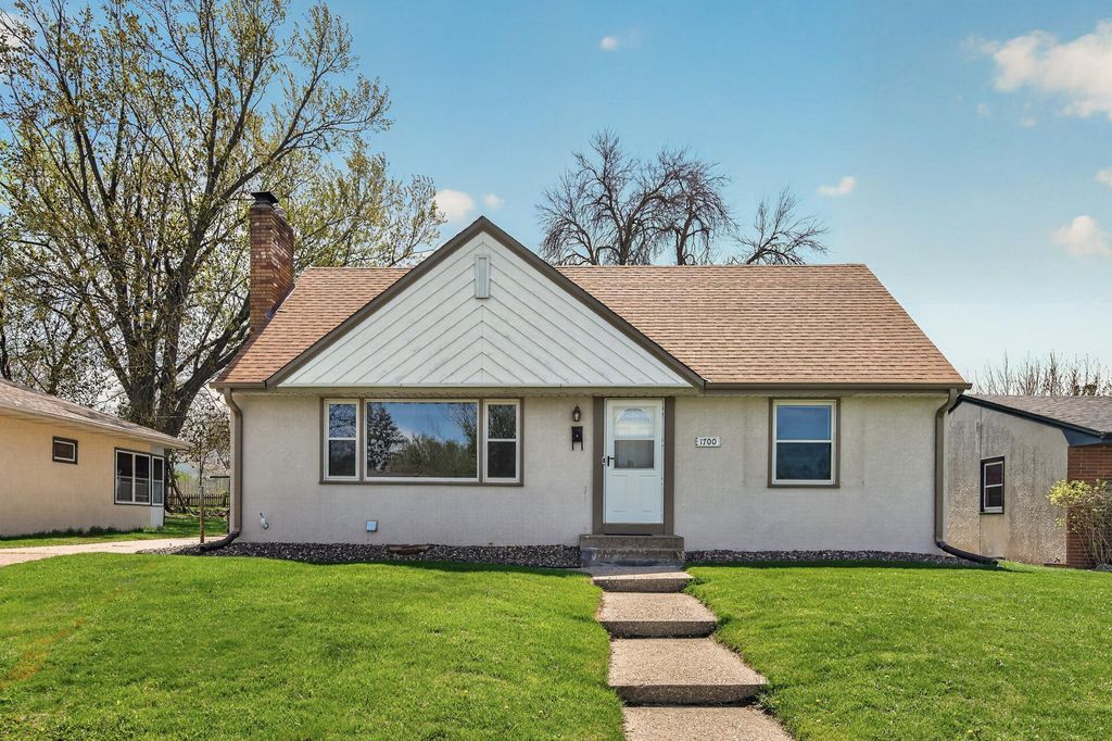 1700 Cottage Avenue E, Saint Paul, MN 55106
