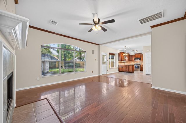 66 N Delta Mill Circle, Conroe, TX 77385