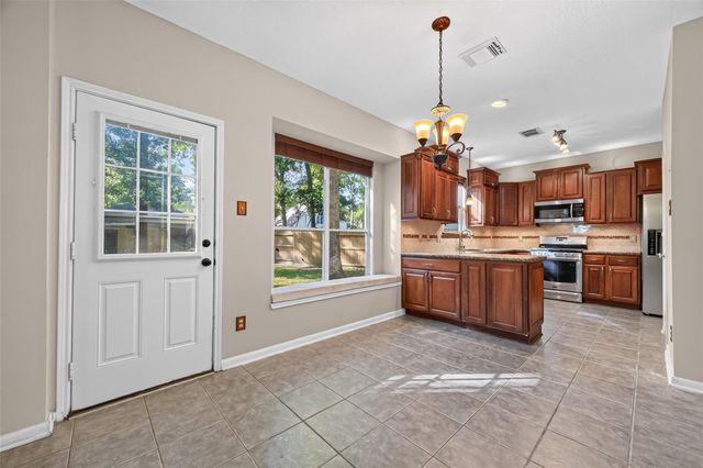66 N Delta Mill Circle, Conroe, TX 77385