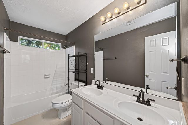 66 N Delta Mill Circle, Conroe, TX 77385