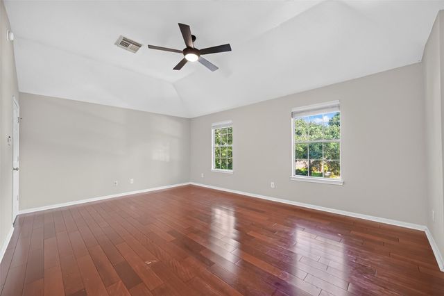 66 N Delta Mill Circle, Conroe, TX 77385