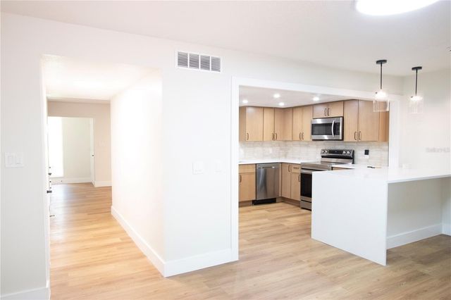 812 PARK LAKE CIRCLE 7, Maitland, FL 32751