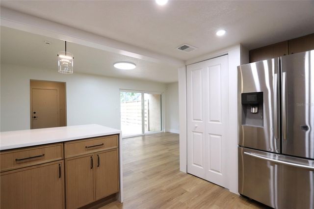 812 PARK LAKE CIRCLE 7, Maitland, FL 32751