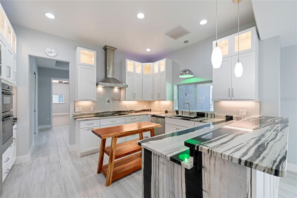 Image 16 of property listing at 4931 DORA DRIVE, Mount Dora, FL 32757