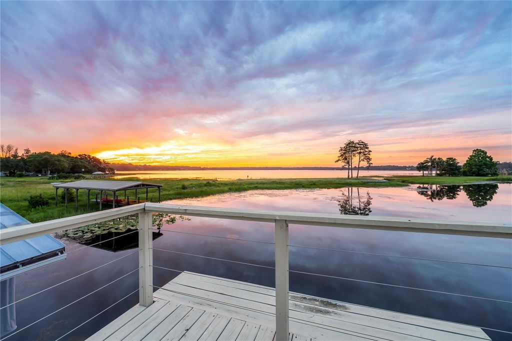 Image 3 of property listing at 4931 DORA DRIVE, Mount Dora, FL 32757