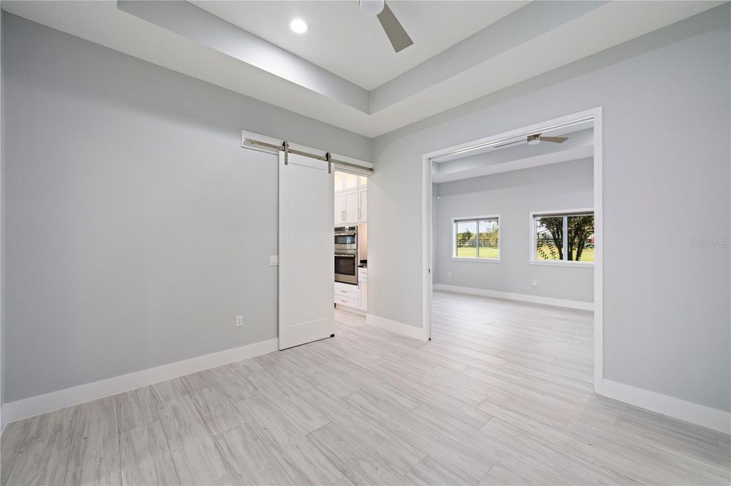 Image 26 of property listing at 4931 DORA DRIVE, Mount Dora, FL 32757