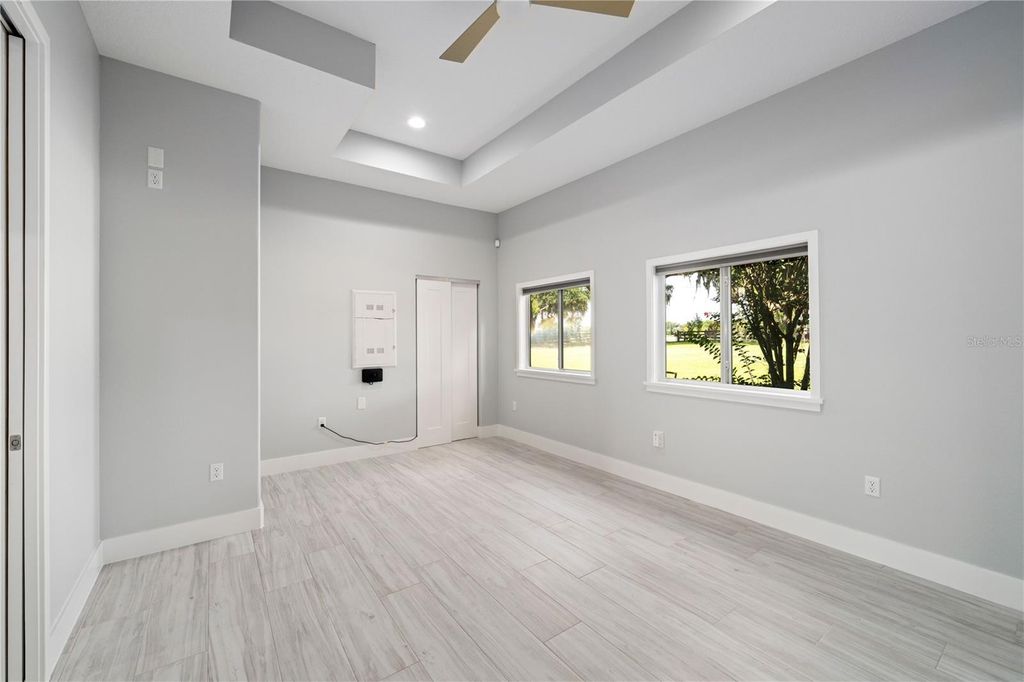 Image 27 of property listing at 4931 DORA DRIVE, Mount Dora, FL 32757