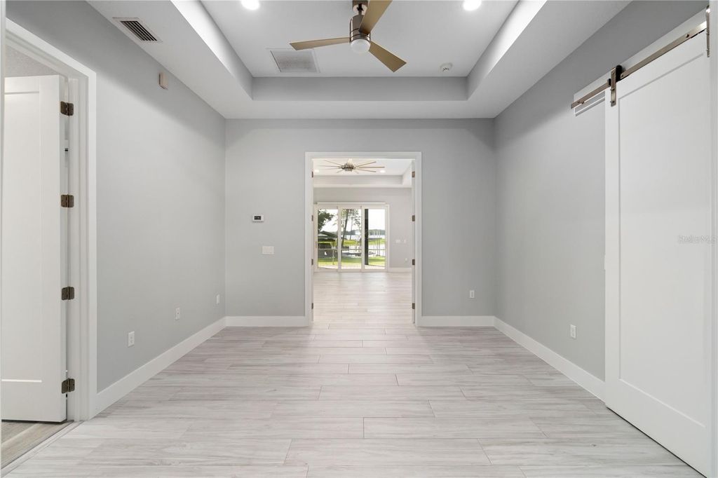 Image 29 of property listing at 4931 DORA DRIVE, Mount Dora, FL 32757