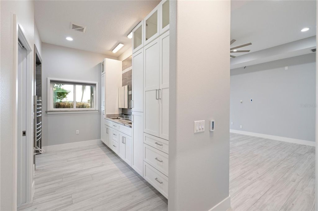 Image 34 of property listing at 4931 DORA DRIVE, Mount Dora, FL 32757