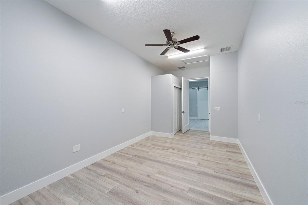 Image 43 of property listing at 4931 DORA DRIVE, Mount Dora, FL 32757