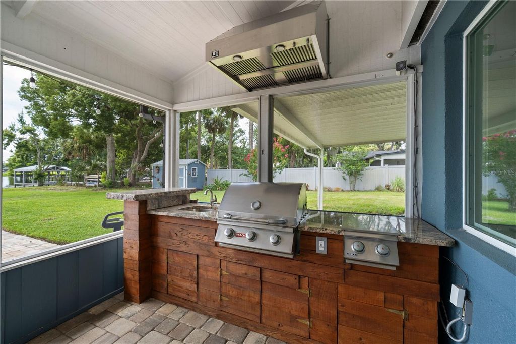Image 55 of property listing at 4931 DORA DRIVE, Mount Dora, FL 32757