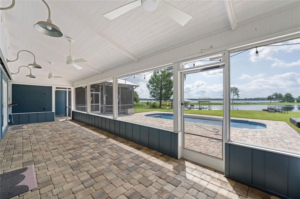 Image 56 of property listing at 4931 DORA DRIVE, Mount Dora, FL 32757