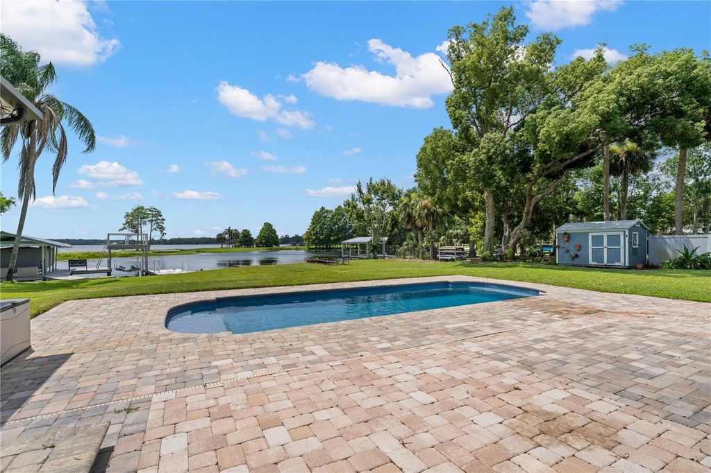 Image 79 of property listing at 4931 DORA DRIVE, Mount Dora, FL 32757