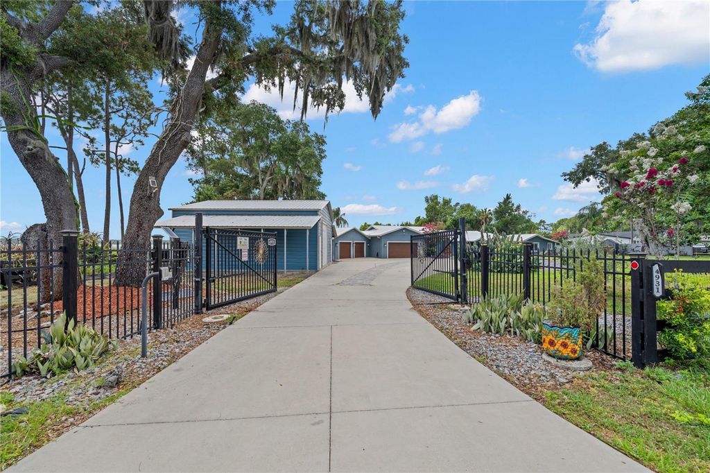 Image 85 of property listing at 4931 DORA DRIVE, Mount Dora, FL 32757