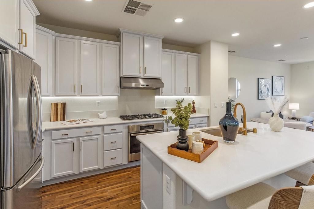 Image 25 of property listing at 391 Charles Morris Terrace, Sunnyvale, CA 94085