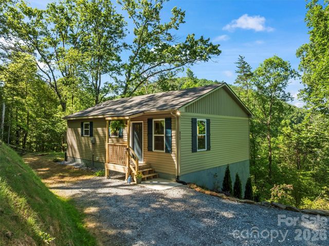 212 Brigsy Lane, Whittier, NC 28789