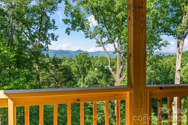 212 Brigsy Lane, Whittier, NC 28789