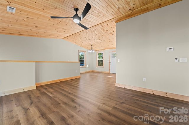 212 Brigsy Lane, Whittier, NC 28789