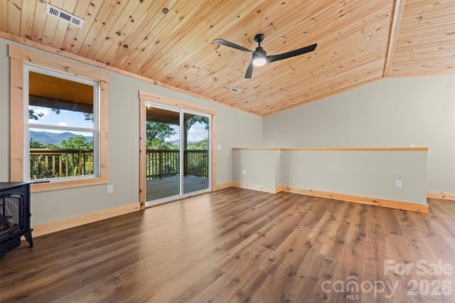 212 Brigsy Lane, Whittier, NC 28789