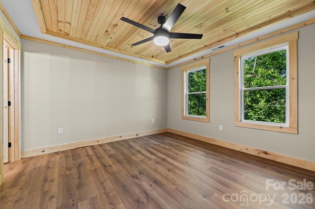 212 Brigsy Lane, Whittier, NC 28789