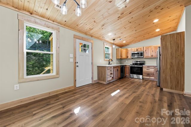 212 Brigsy Lane, Whittier, NC 28789