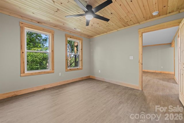 212 Brigsy Lane, Whittier, NC 28789